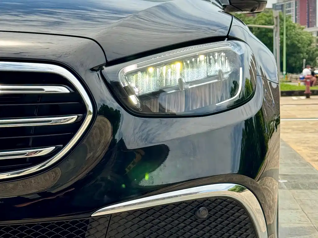 Mercedes-Benz E-Class 2023 — фото 16