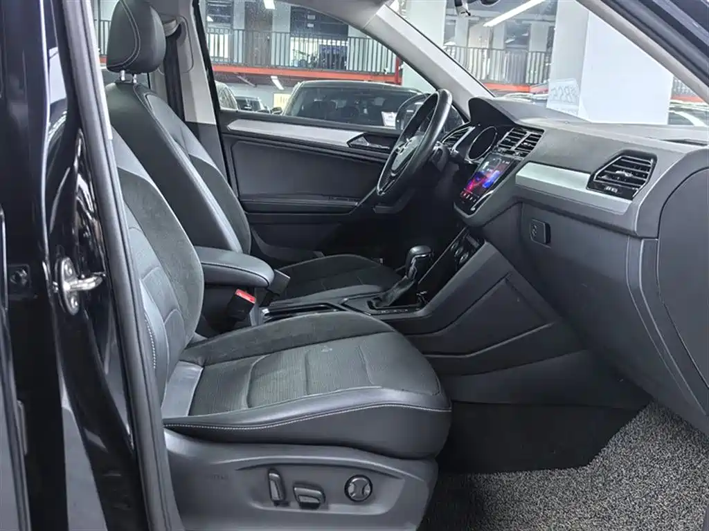 Volkswagen Tiguan L 2020 — фото 10