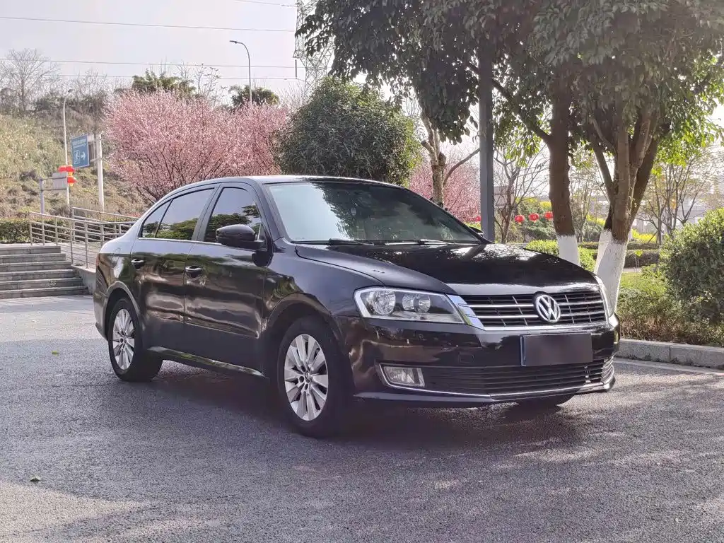 Volkswagen Lavida 2015