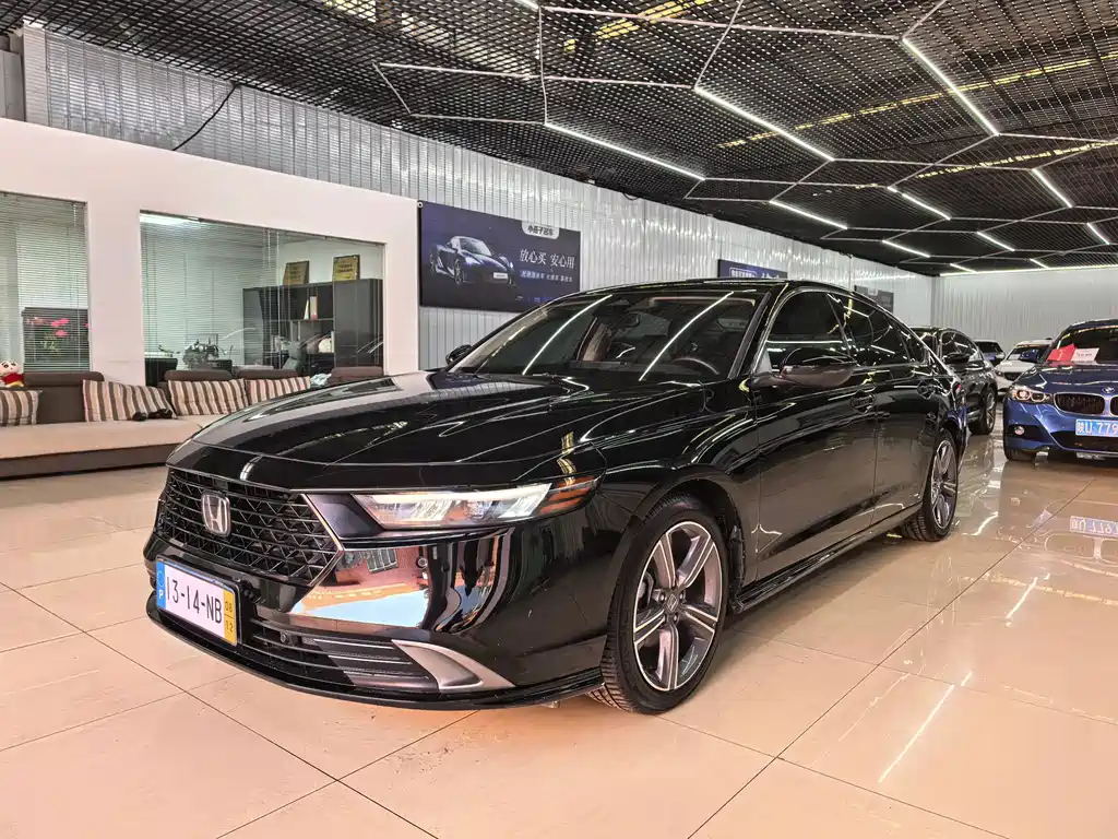 Honda Accord 2023 — фото 1