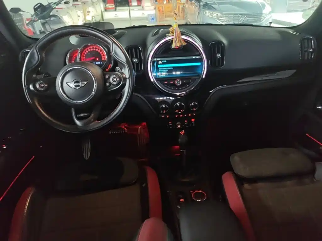 MINI JCW COUNTRYMAN 2017 — фото 10