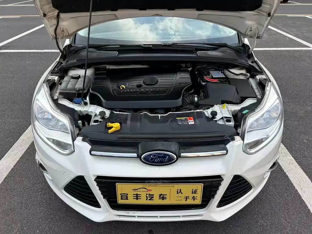 Ford Focus 2014 — фото 17