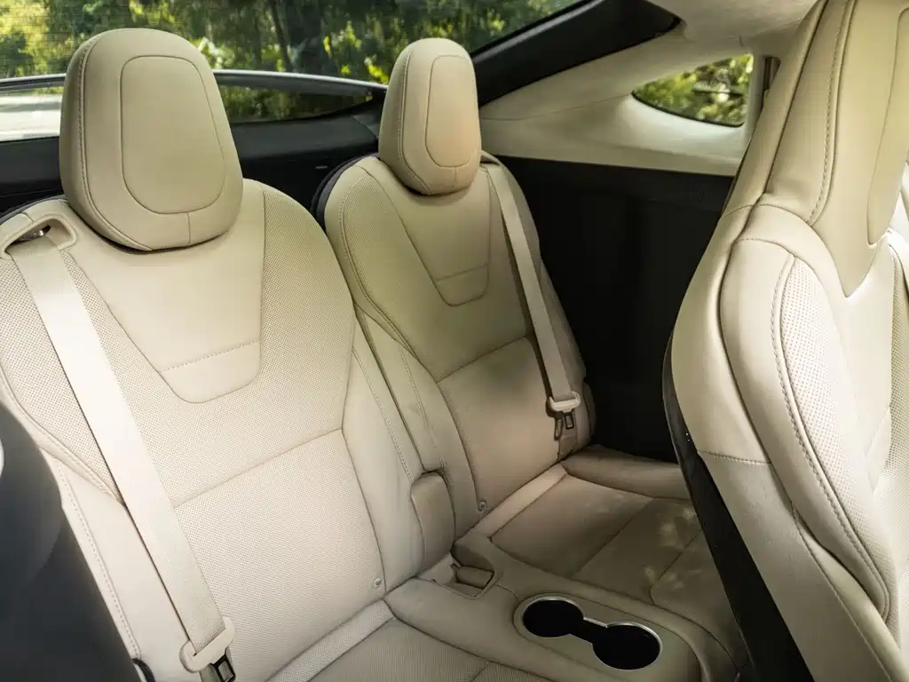 Tesla Model X 2017 — фото 17