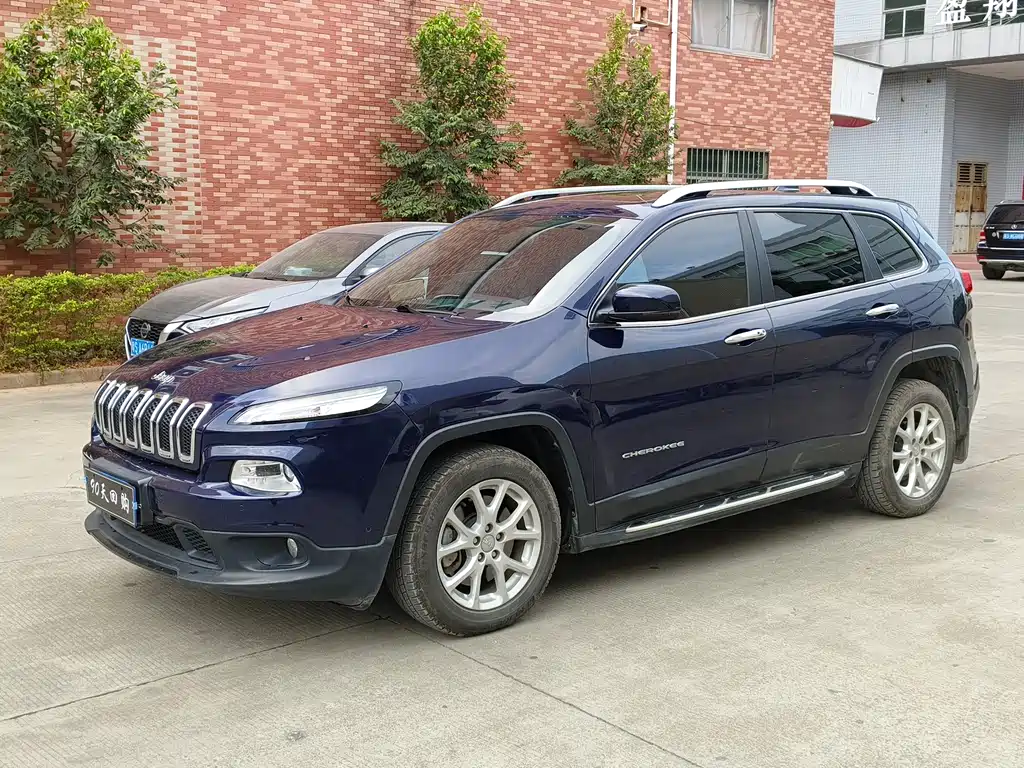 Jeep Cherokee 2017 — фото 1
