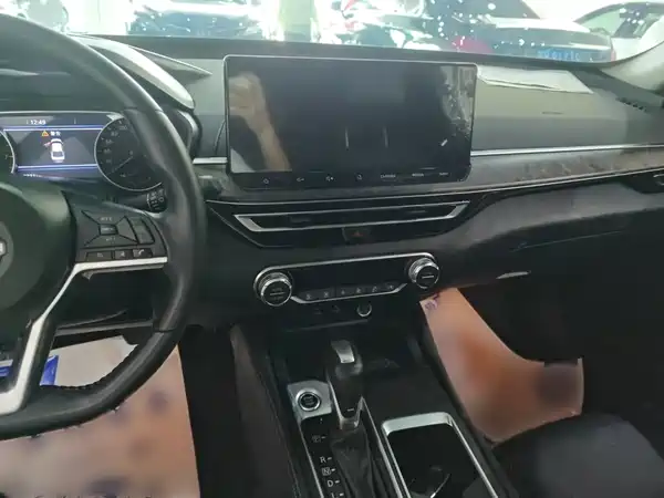 Nissan Teana 2024