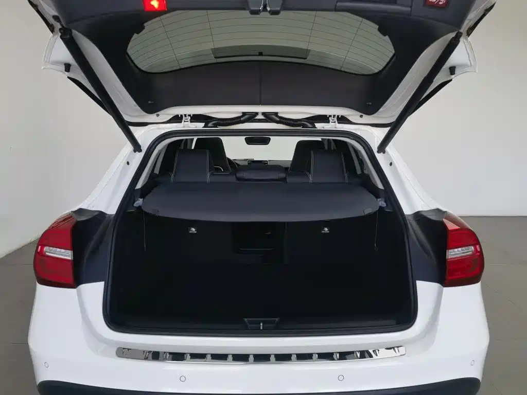Mercedes-Benz GLA 2015 — фото 16