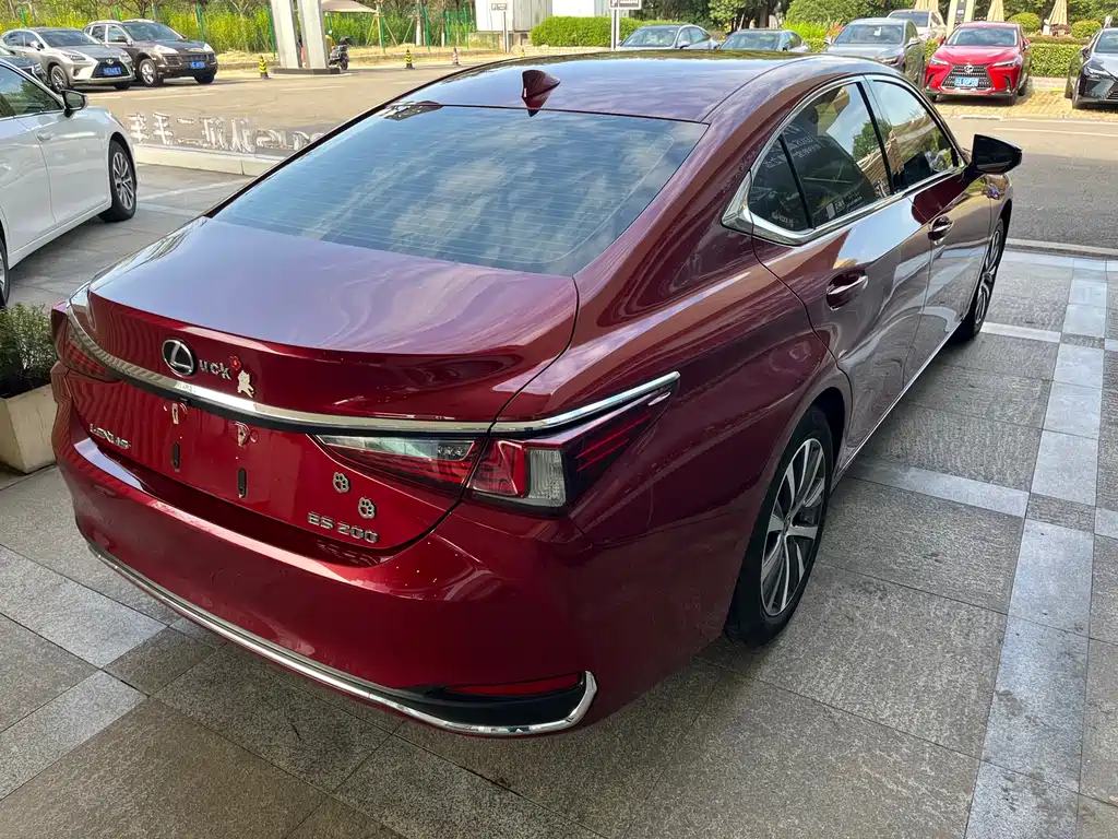 Lexus ES 2020 — фото 7
