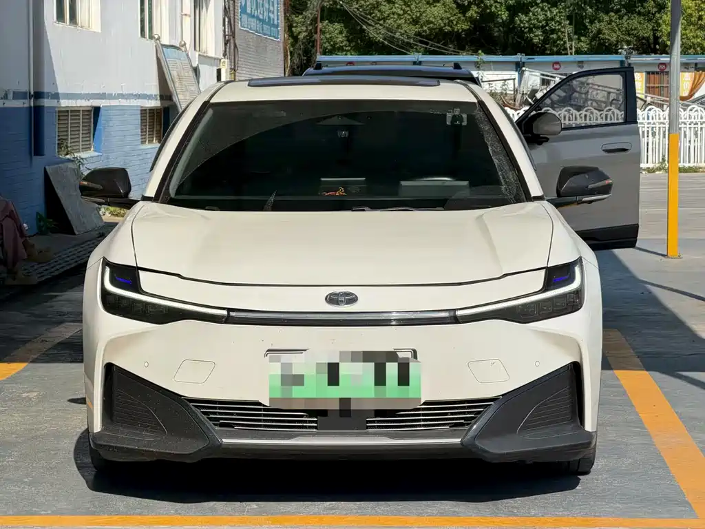 Toyota bZ3 2023