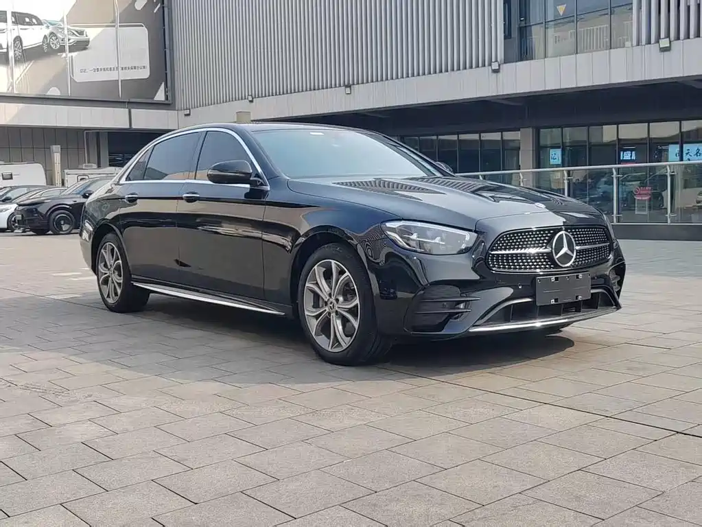 Mercedes-Benz E-Class 2023 — фото 3