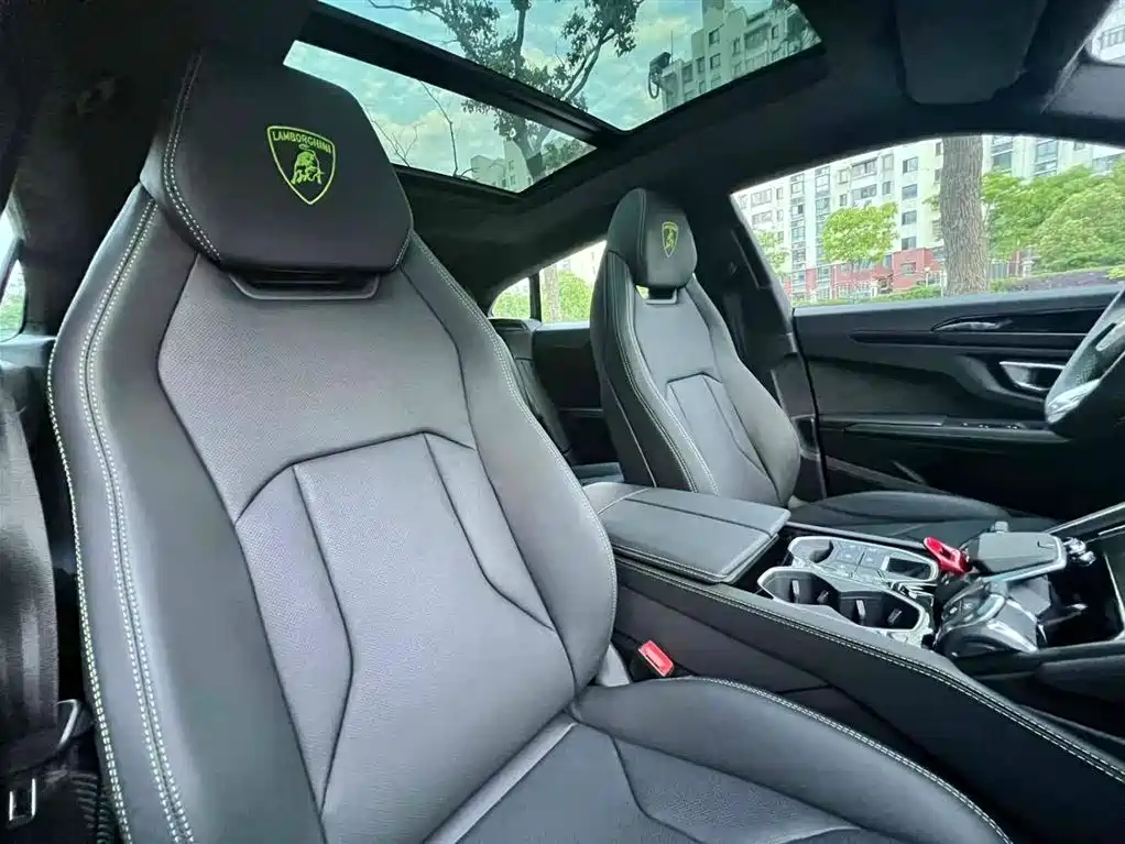 Lamborghini Urus 2022 — фото 12