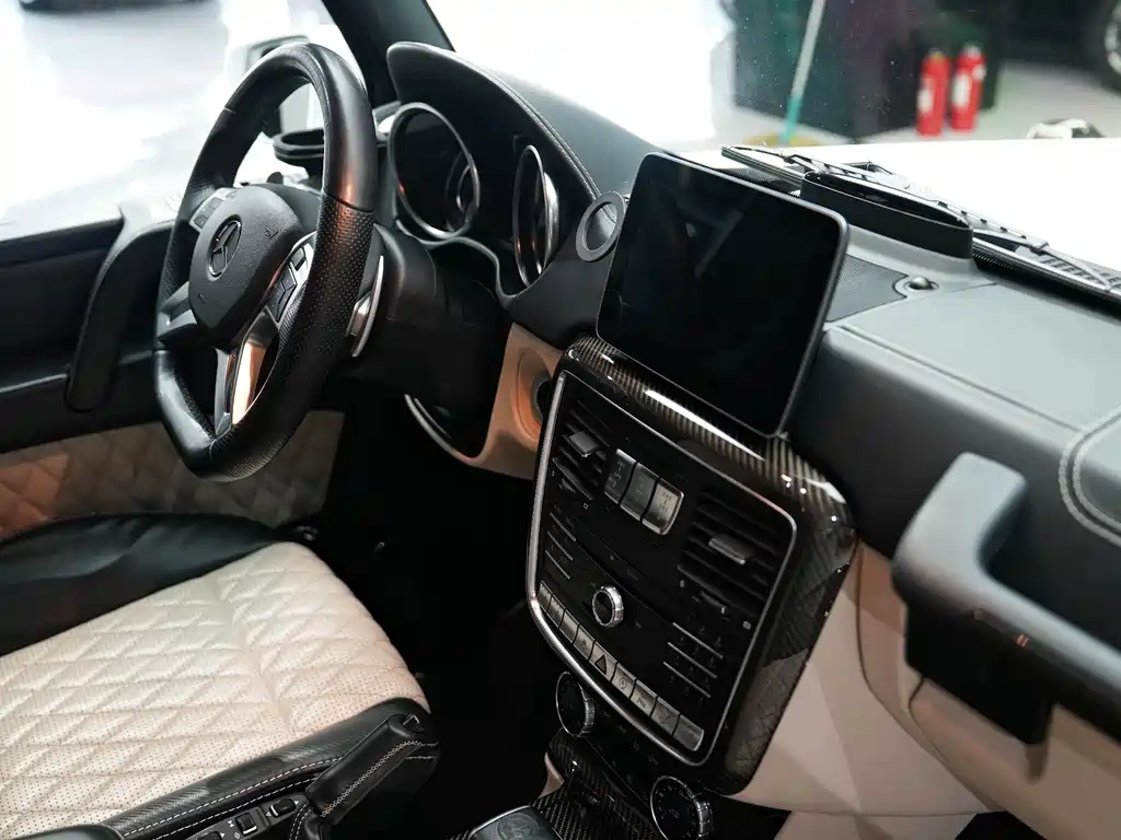 Mercedes-Benz G-Class AMG 2017 — фото 32