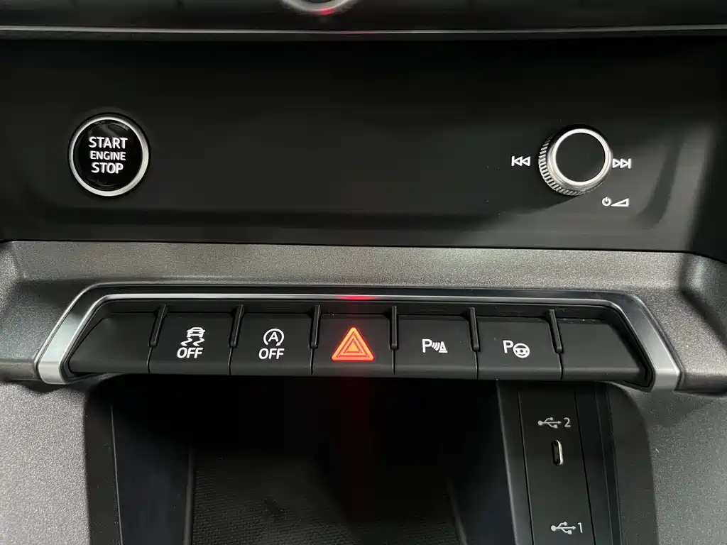 Audi Q3 2023 — фото 16