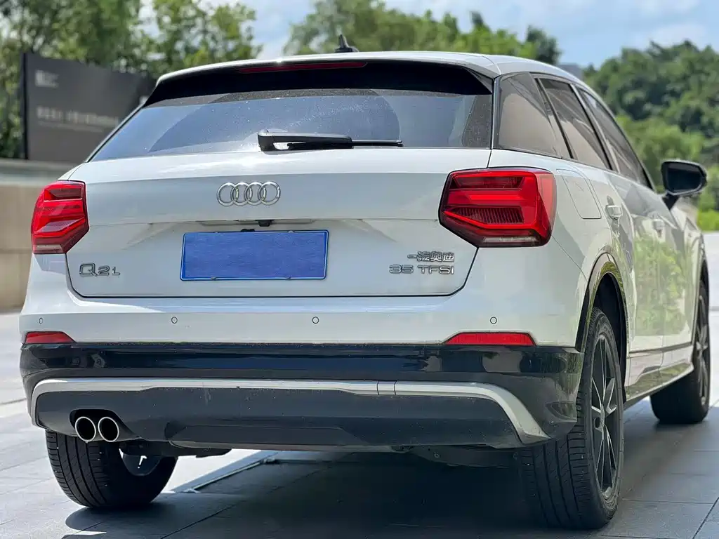 Audi Q2L 2020 — фото 9
