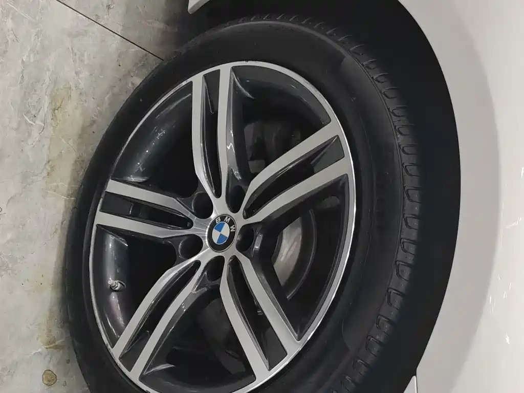 BMW 5 Series 2021 — фото 12