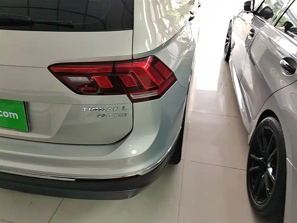 Volkswagen Tiguan L 2018 — фото 8
