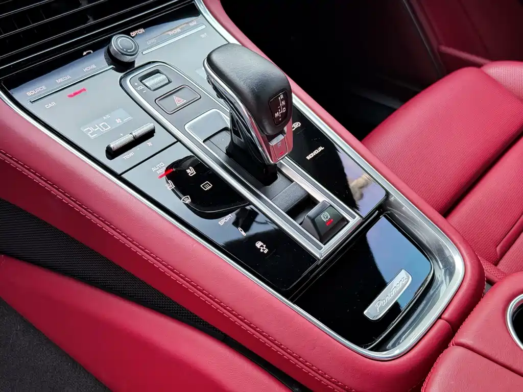 Porsche Panamera 2019 — фото 12