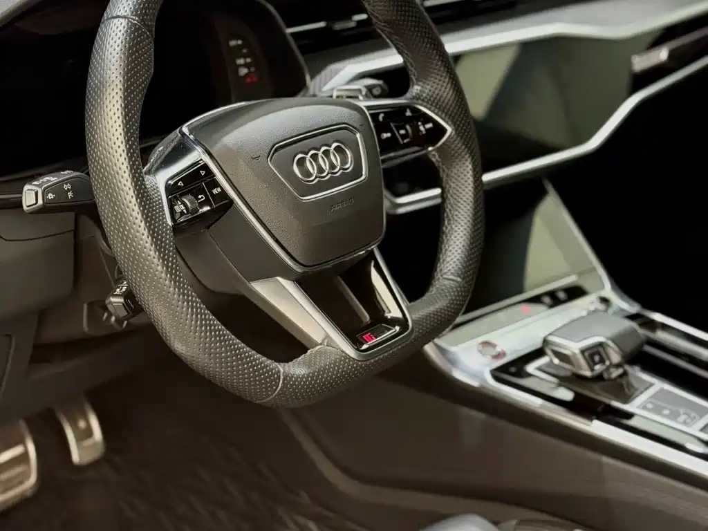 Audi RS 6 2025 — фото 20