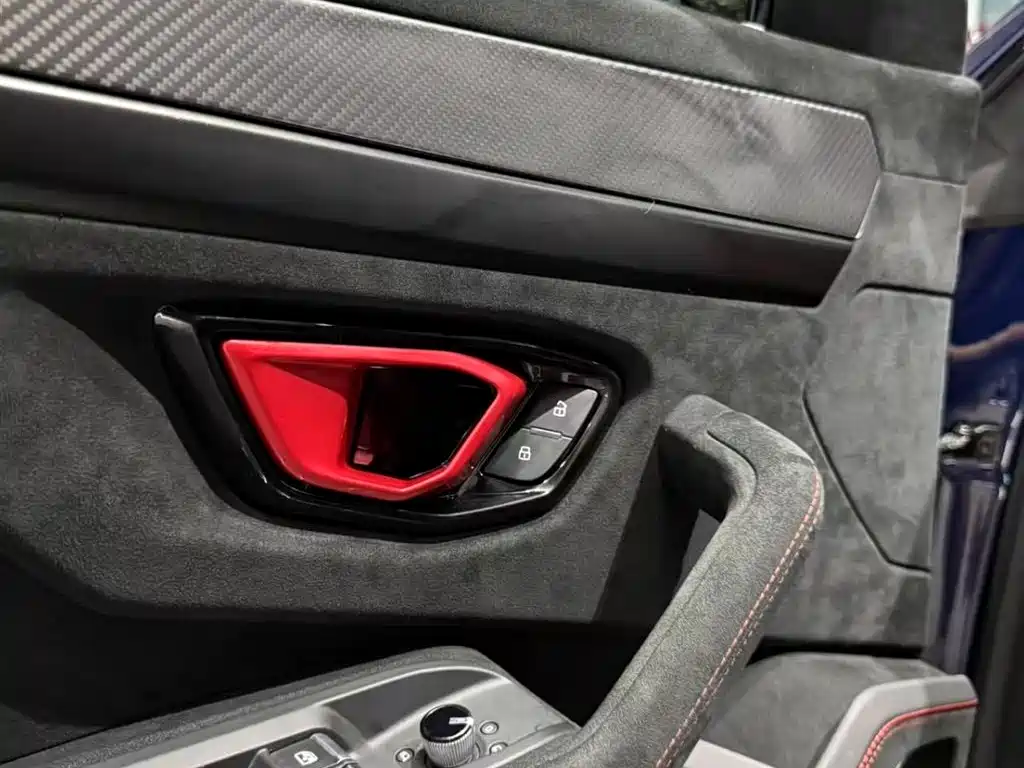 Lamborghini Urus 2023 — фото 19