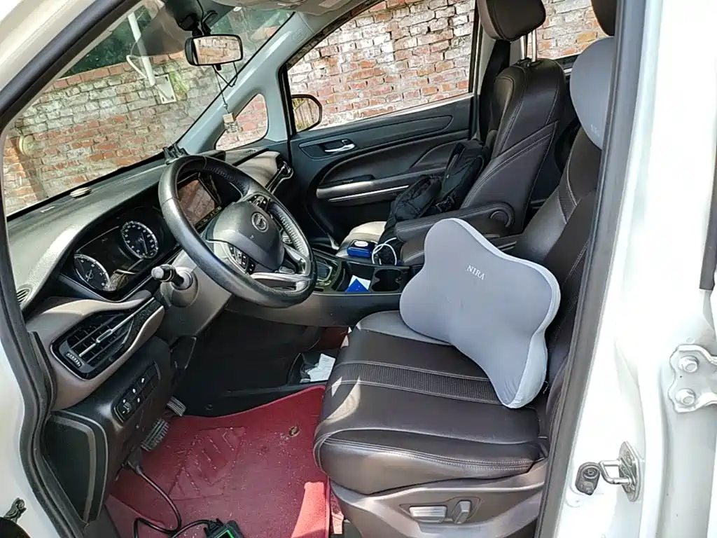 GAC Trumpchi M6 2020 — фото 15