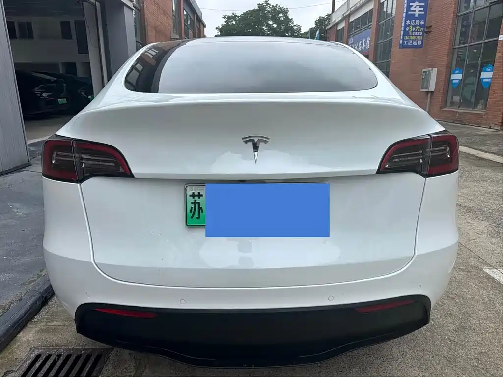 Tesla Model Y 2022 — фото 10