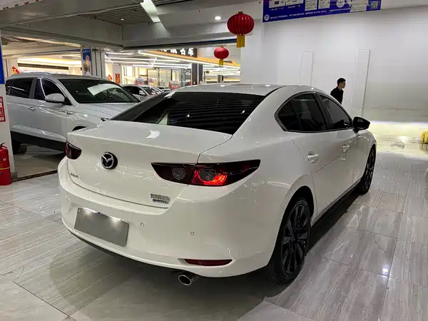 Mazda 3 Axela 2023