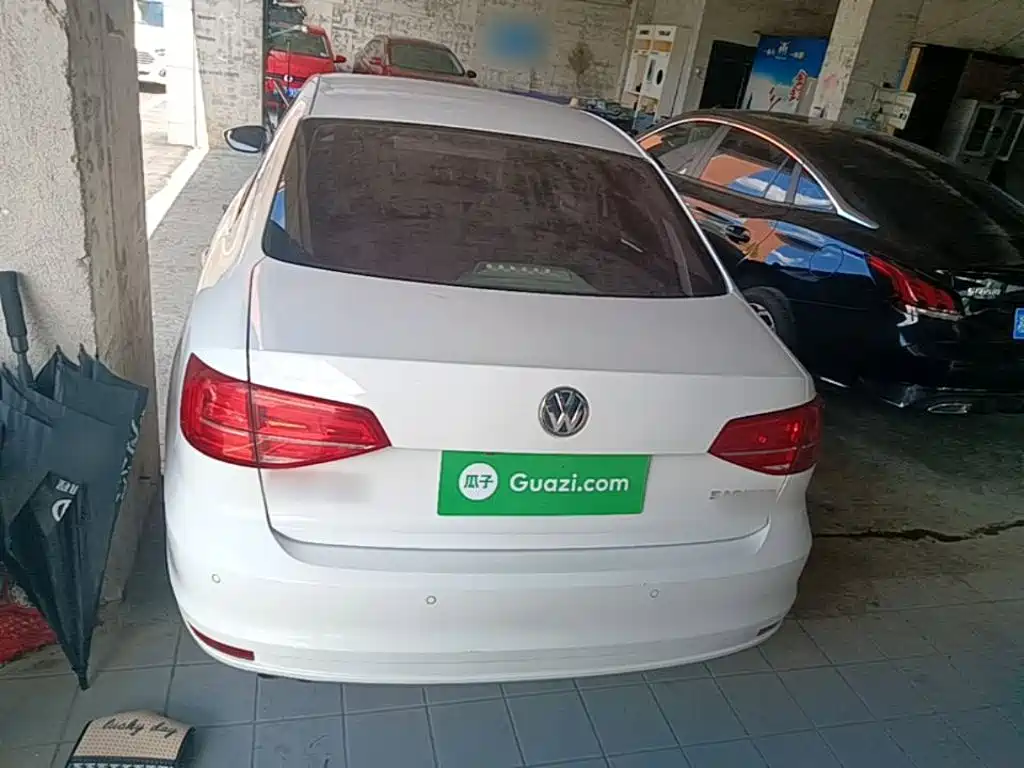 Volkswagen Sagitar 2016