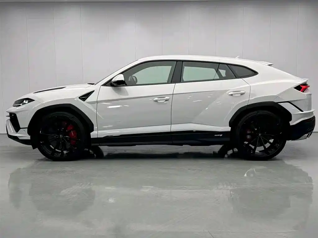 Lamborghini Urus 2024