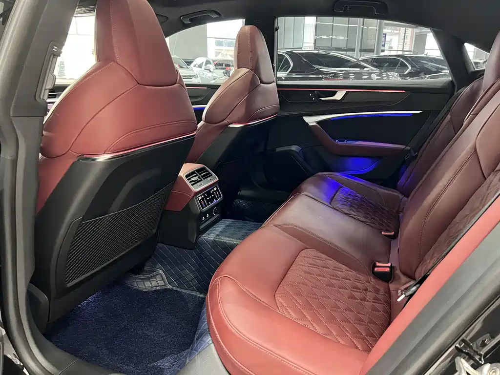 Audi A7L 2023 — фото 8