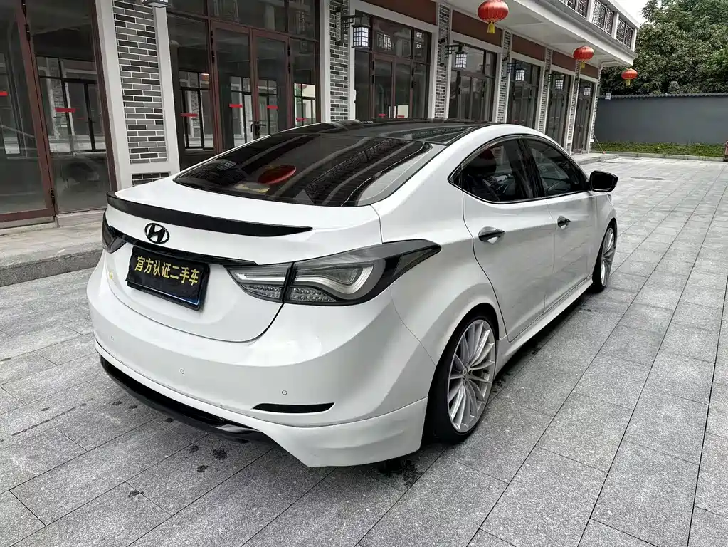 Hyundai Elantra 2016