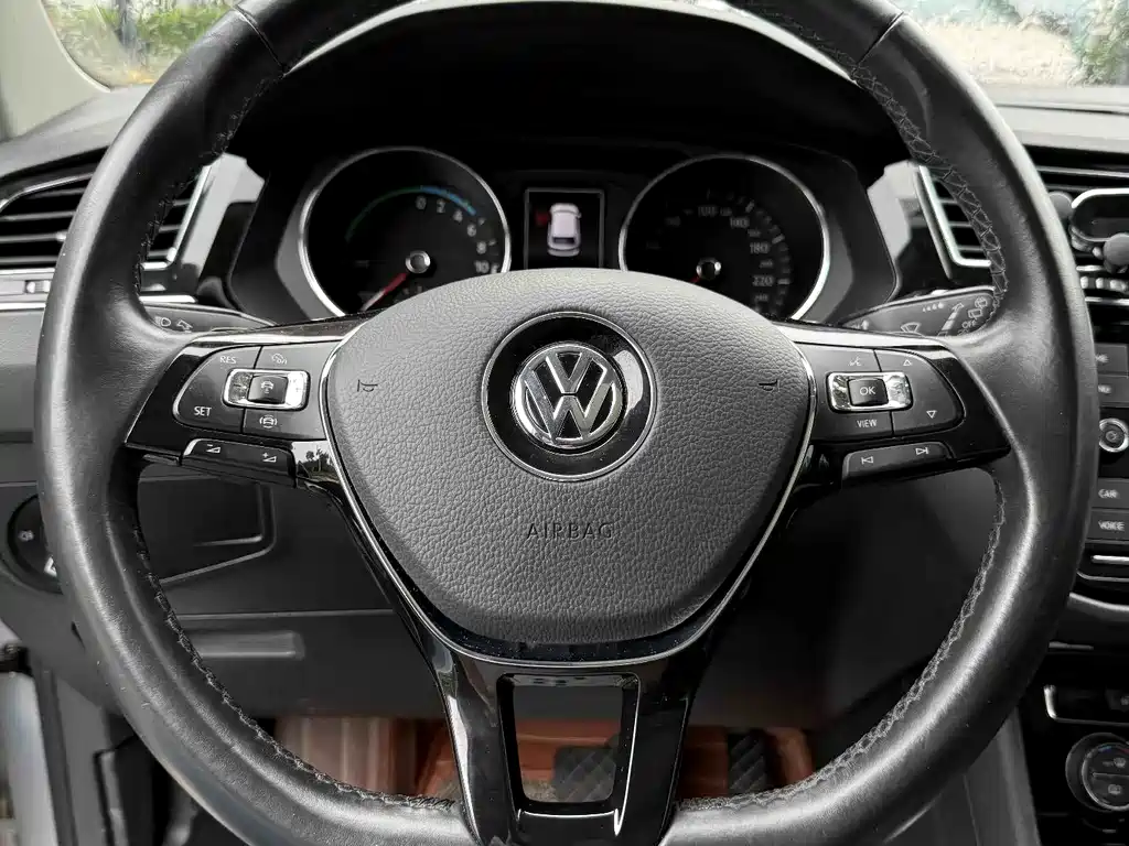 Volkswagen Tiguan L PHEV 2019 — фото 8