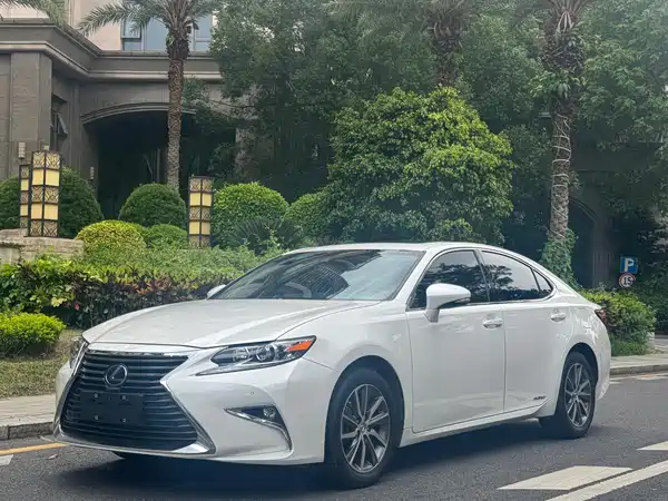 Lexus ES 2018