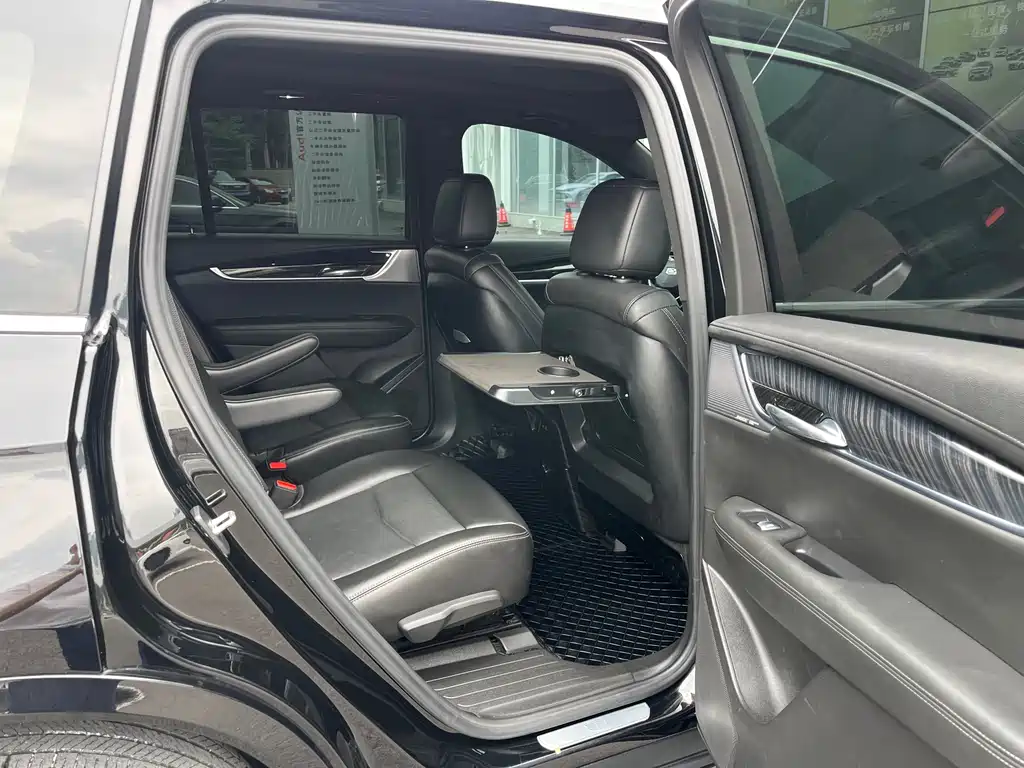 Cadillac XT6 2022 — фото 18