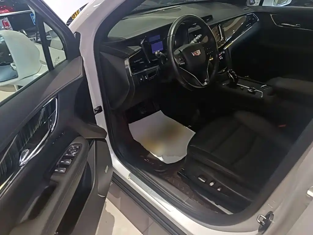 Cadillac XT6 2019 — фото 16
