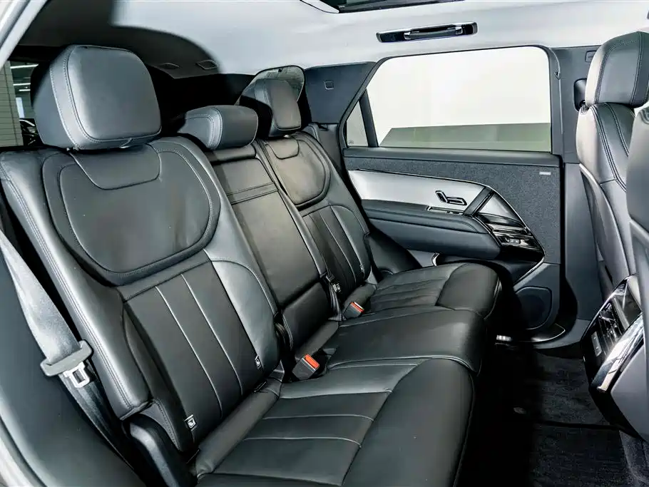 Land Rover Sport 2024 — фото 23