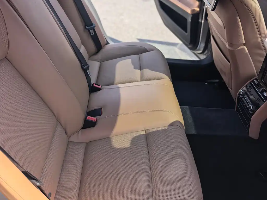 BMW 7 Series 2016 — фото 19