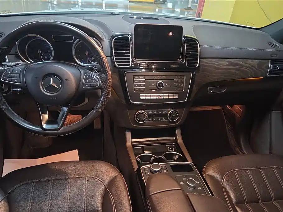 Mercedes-Benz GLE 2017 — фото 12