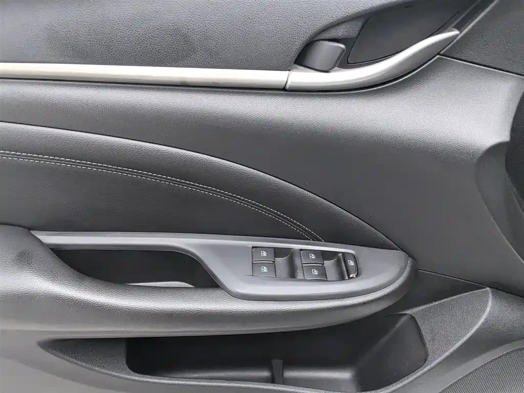 Buick Excelle 2015 — фото 9