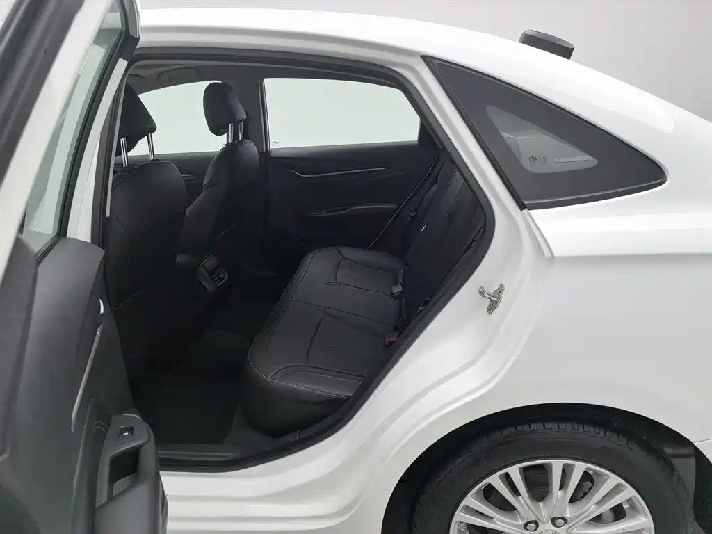 Buick Excelle 2015 — фото 15