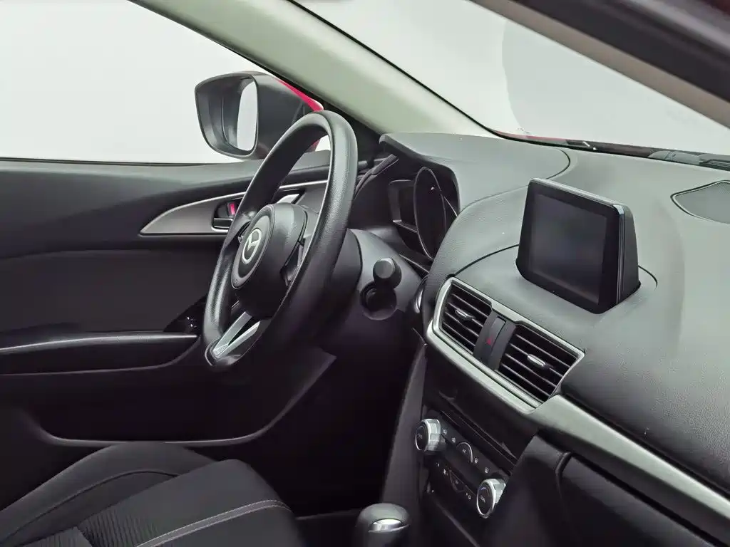 Mazda 3 Axela 2017 — фото 22