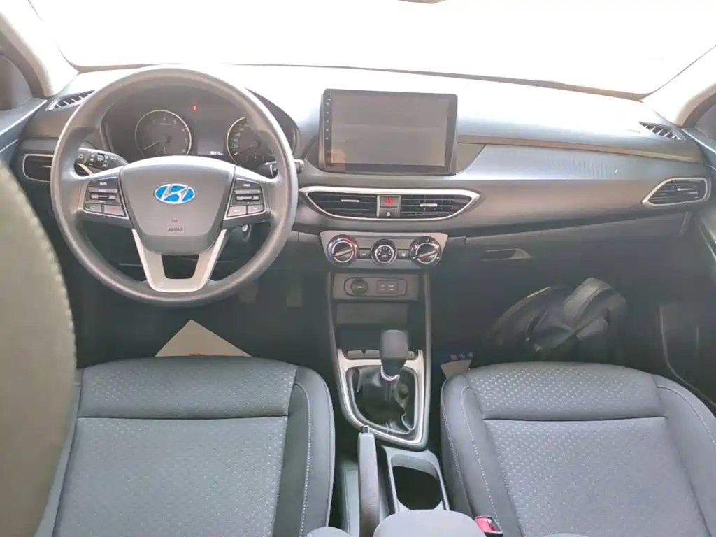 Hyundai Elantra 2017 — фото 10