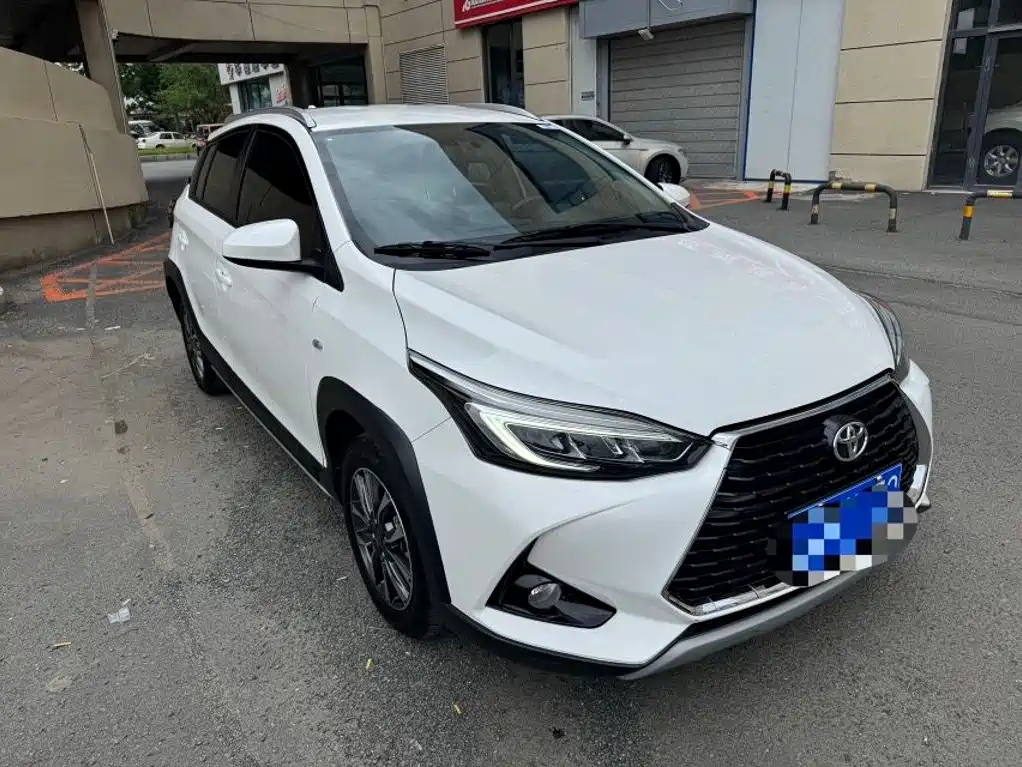 Toyota Yaris L 2022