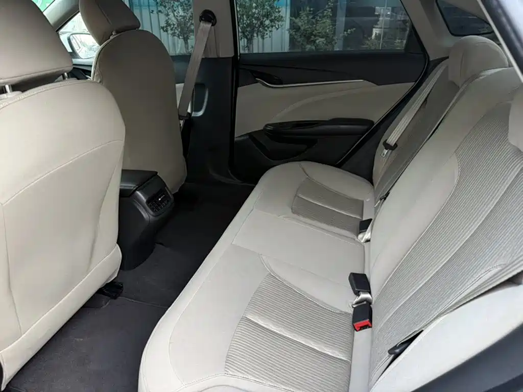 Buick Excelle 2015 — фото 12