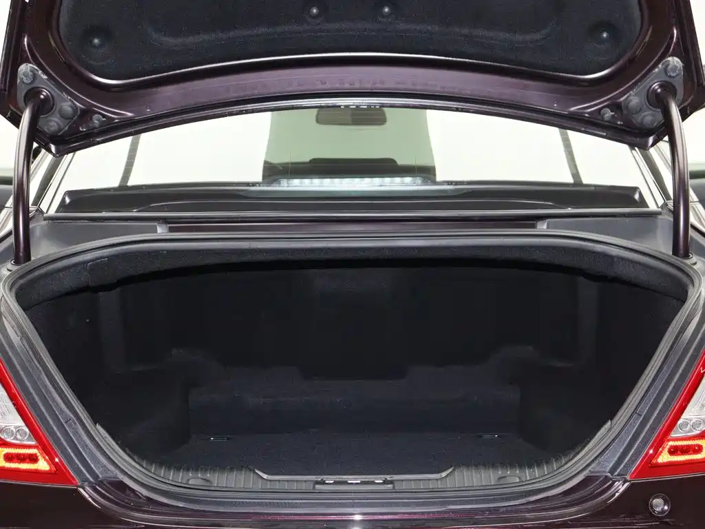 Jaguar XJ 2014 — фото 12