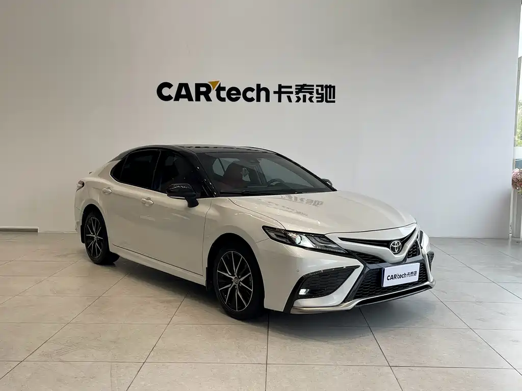 Toyota Camry 2023 — фото 3