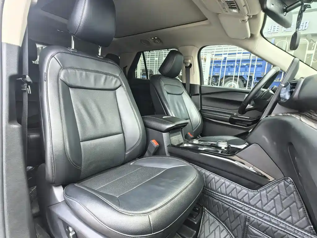 Ford Explorer 2020 — фото 10