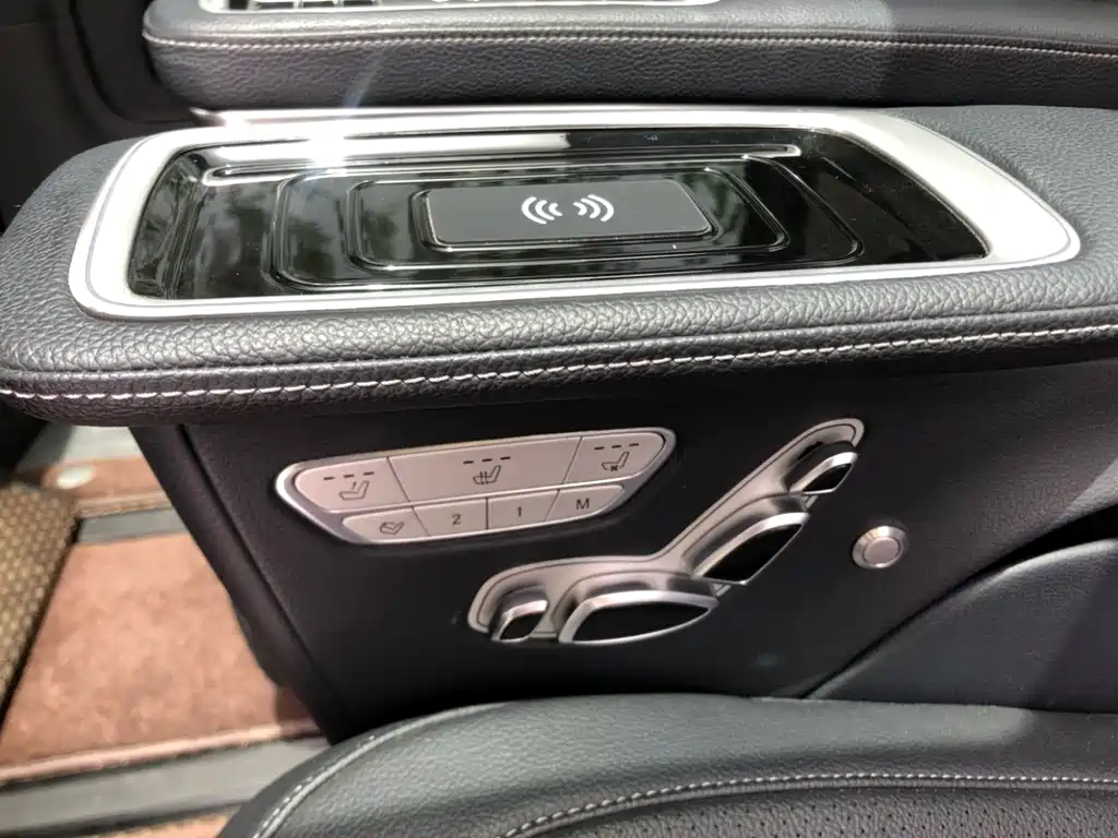 Mercedes-Benz V-Class 2021 — фото 10