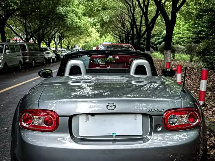 Mazda MX-5 2010 — фото 5