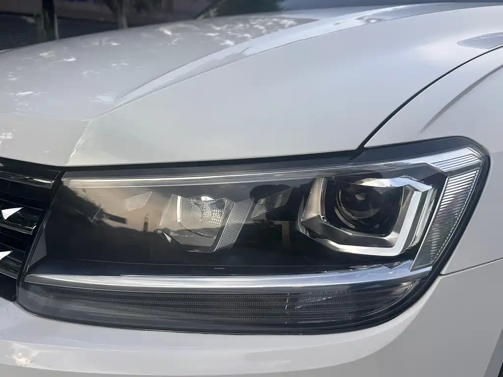 Volkswagen Tiguan L 2021 — фото 11