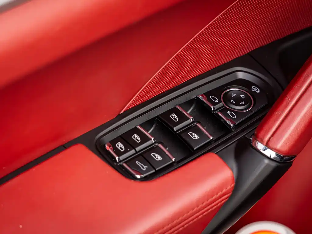 Porsche Cayenne 2016 — фото 11