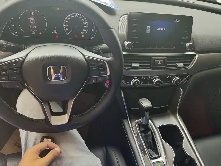 Honda Accord 2020 — фото 12